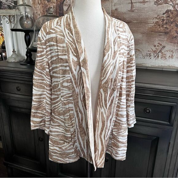 Chicos White & Tan Open Blazer size 2 (L/12) - Picture 1 of 6